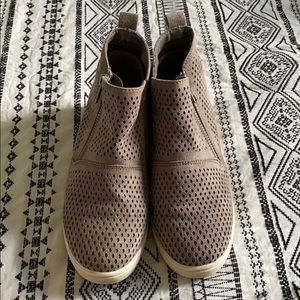 Art Class boots size 2